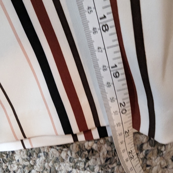 Crop Capri palooza pants super comfy slide on elastic wide leg like New - Picture 3 of 3